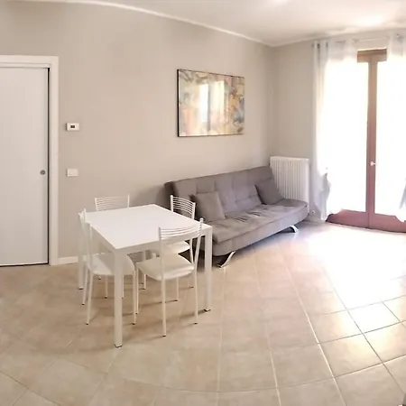 Casa Maria Teresa, Piscina E Campo Da Tennis Colico